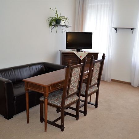 קרלובי וארי Hotel Petr מראה חיצוני תמונה