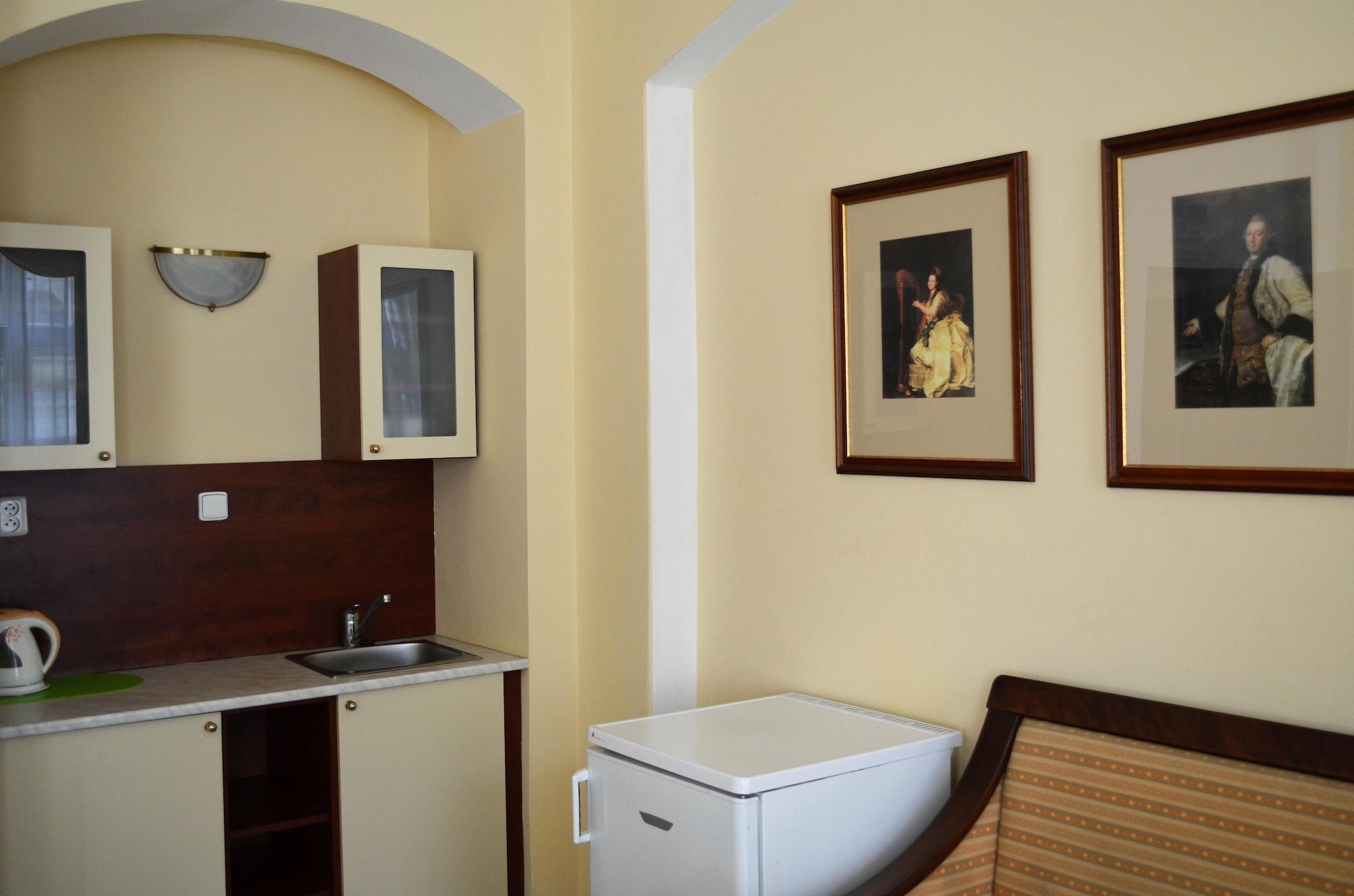 קרלובי וארי Hotel Petr מראה חיצוני תמונה