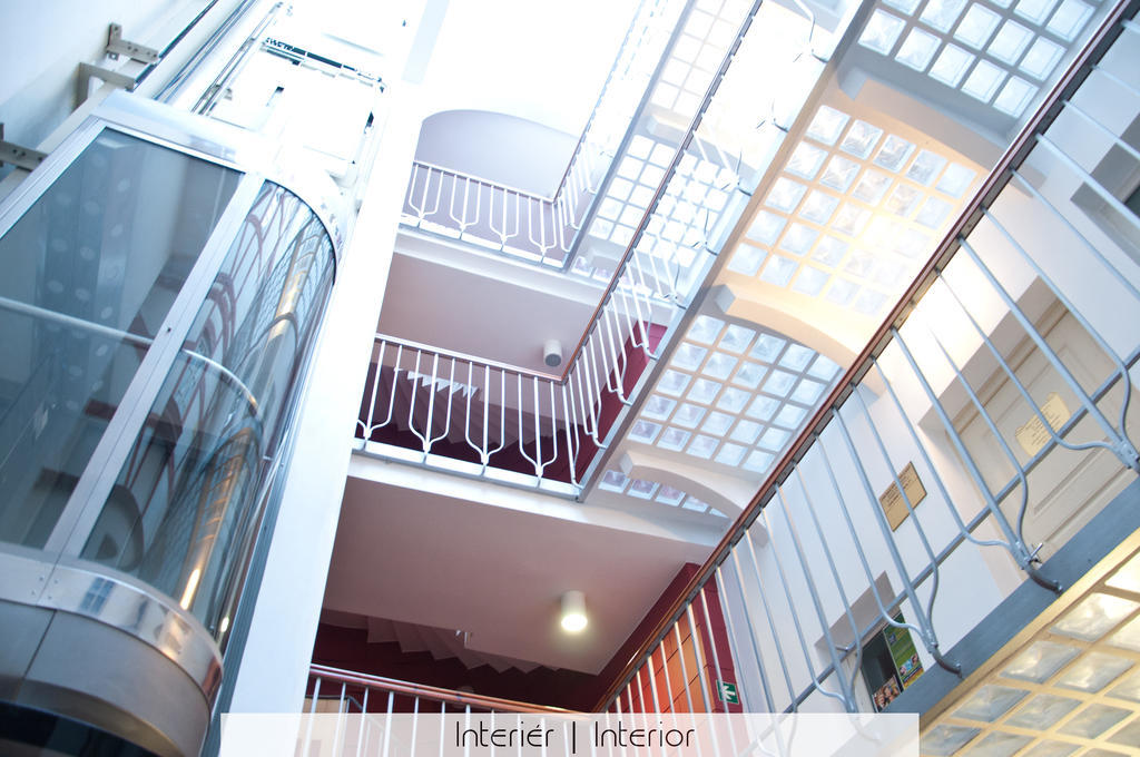 קרלובי וארי Hotel Petr מראה חיצוני תמונה