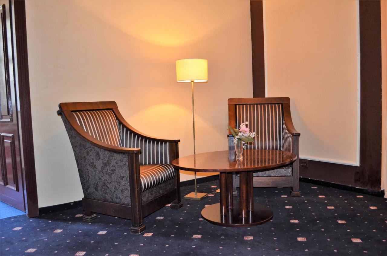 קרלובי וארי Hotel Petr מראה חיצוני תמונה