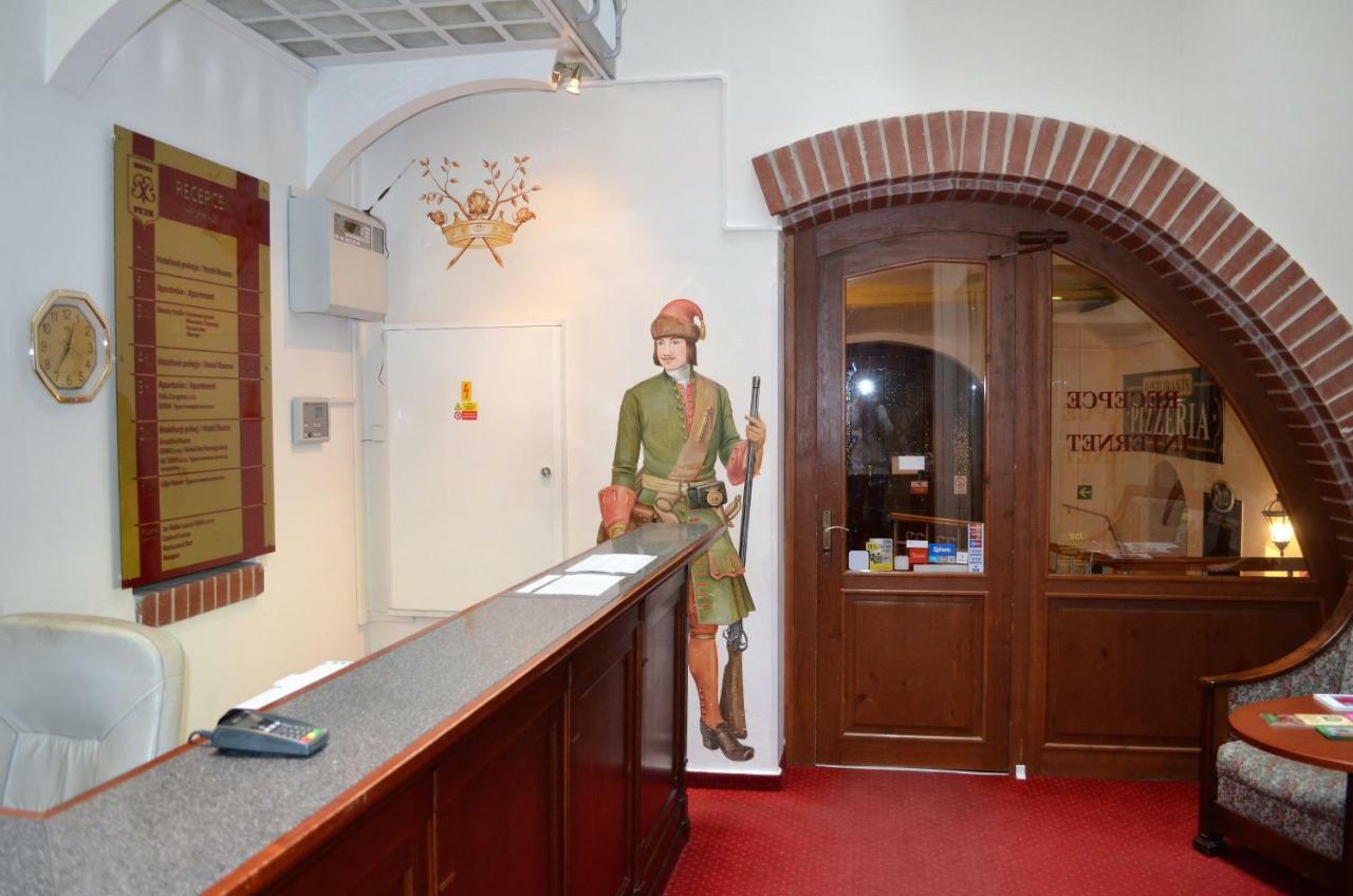 קרלובי וארי Hotel Petr מראה חיצוני תמונה